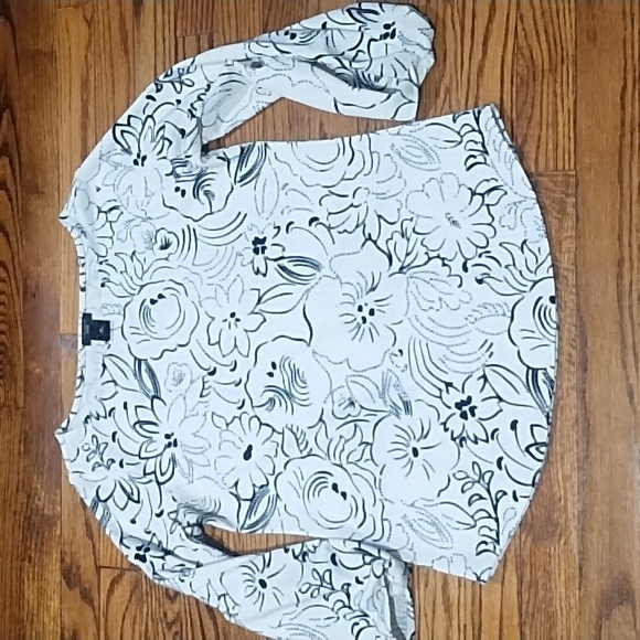 Ann Taylor Black and White Floral Blouse - Picture 1 of 7